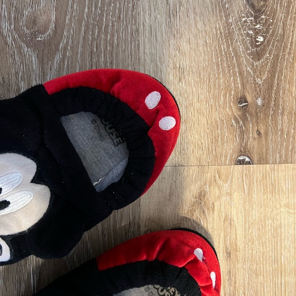 Mickey Mouse slippers!! Toddler boy size 9-10 - Picture 3 of 4